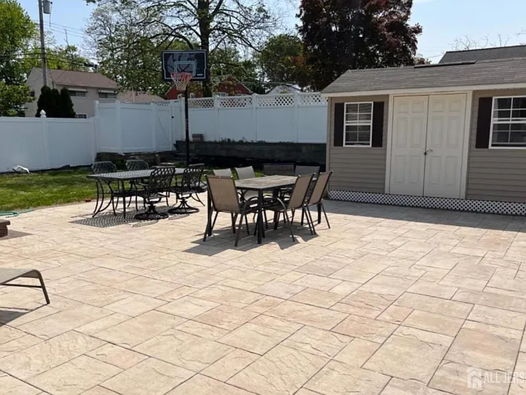 42 Albert Dr — Photo 16