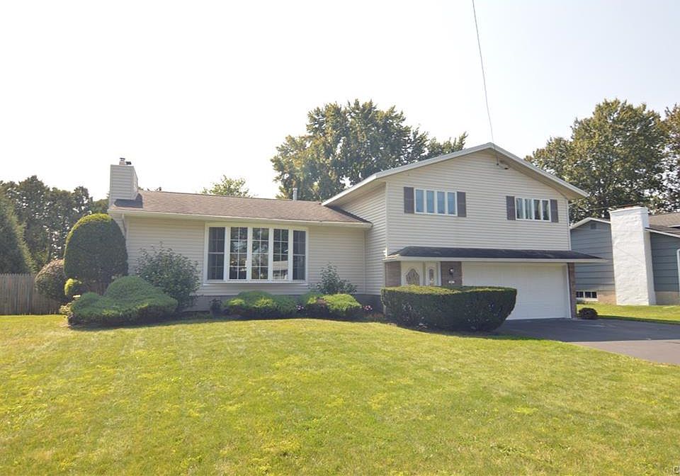 1st image of 107 Colony Park Dr