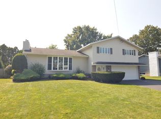 107 Colony Park Dr, Liverpool, NY 13088