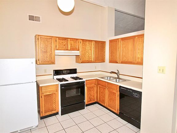 3rd image of 1138 W Belgravia Dr