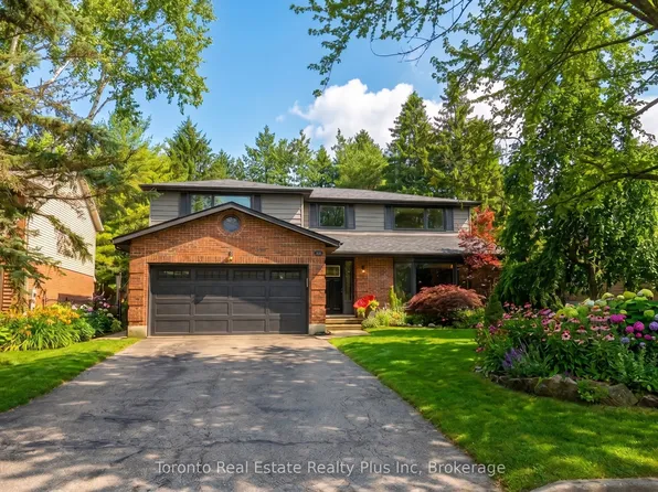 450 Winchester Dr, Waterloo, ON N2T 1J1