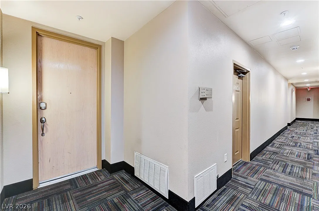 2 bed, 2.0 bath, 1198 sqft, $1,800 — Photo 3