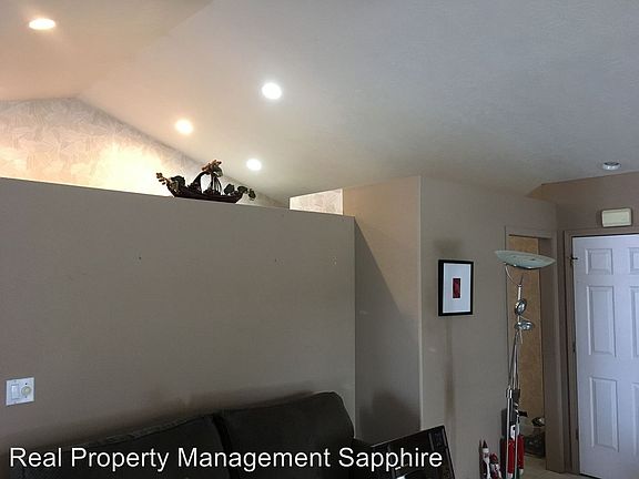 3rd image of 127 Skeels Ave