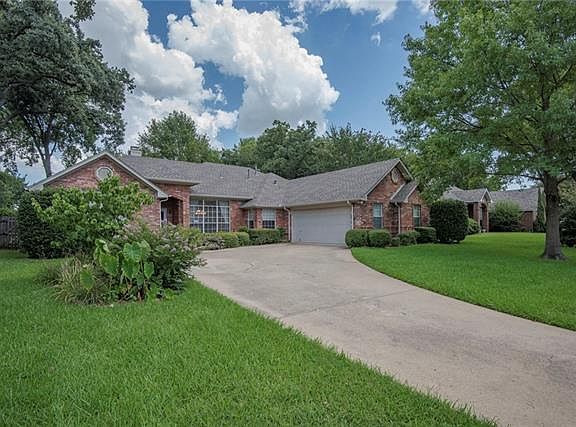 4th image of 3205 Deerfield Dr