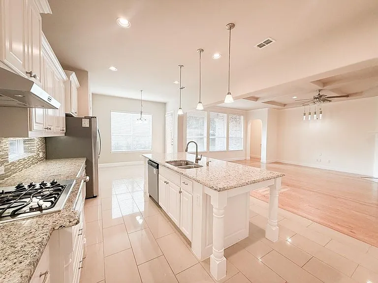 7048 Fullerton Cir — Photo 9