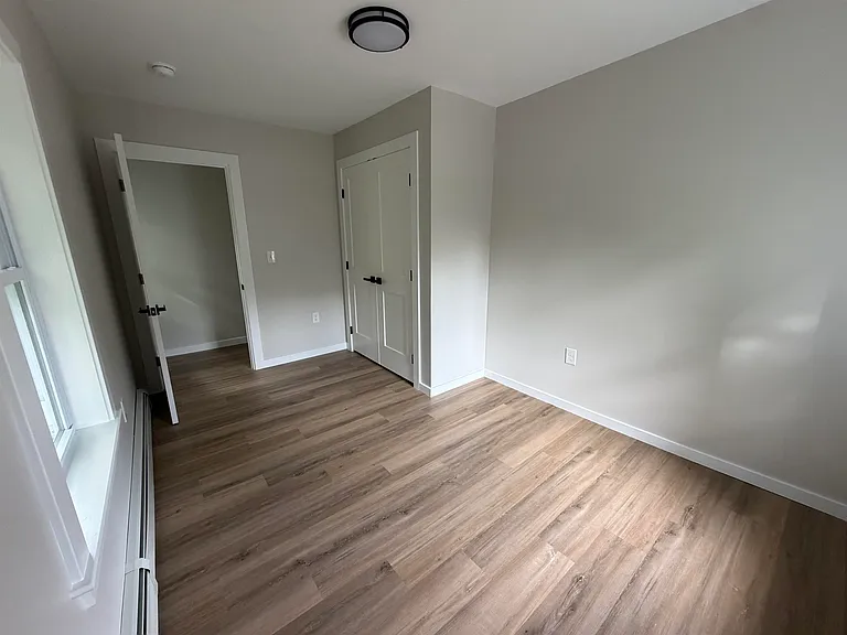 27 Washington St — Photo 13