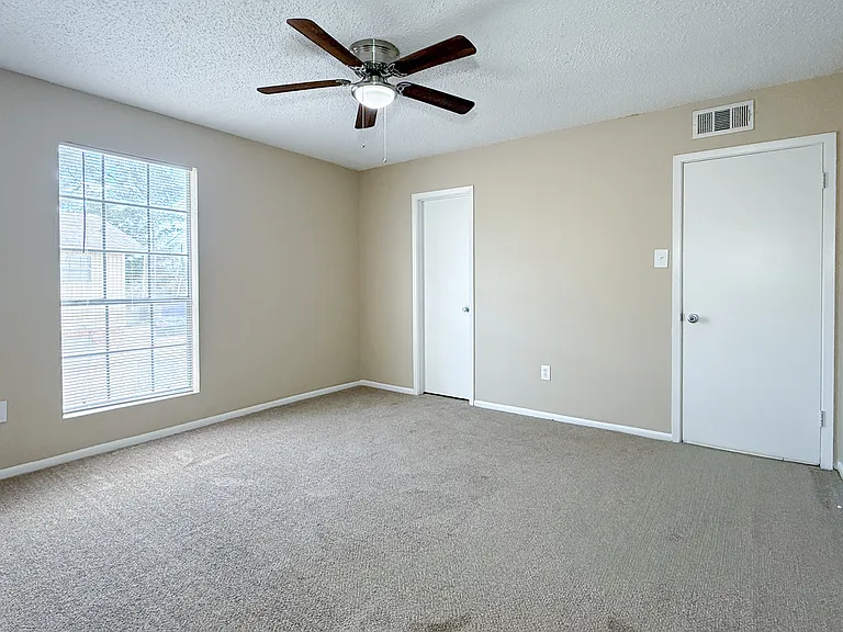 Hidden Pointe Apartments — Photo 32