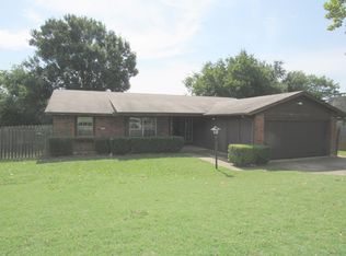 1023 Summit Cir, Carrollton, TX 75006