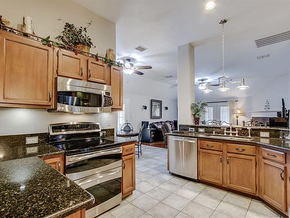 4th image of 2212 Pinto Ln