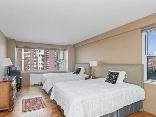 340 East 64th Street image 9 of 17