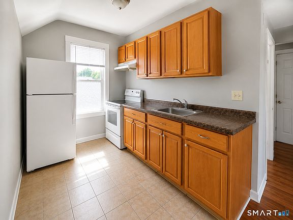 3rd image of 125 Willow Street