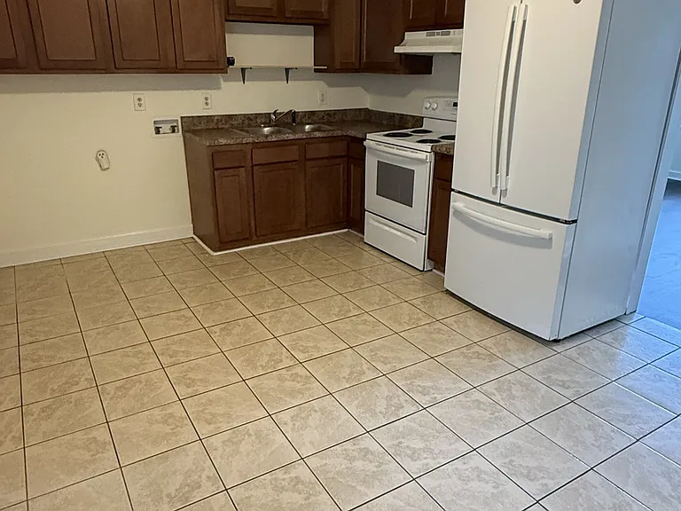 712B McPherson St — Photo 3