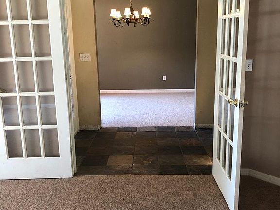 4th image of 27 Woodlawn Dr