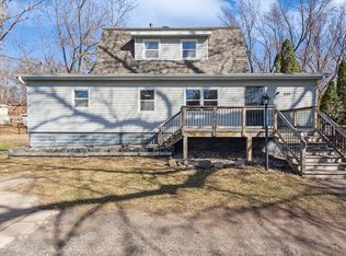 424 Mahtomedi Ave, Saint Paul, MN 55115