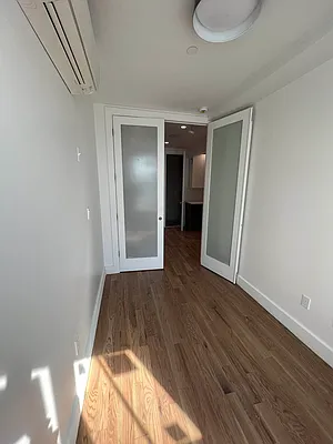 Rented by Nooklyn NYC LLC | media 30