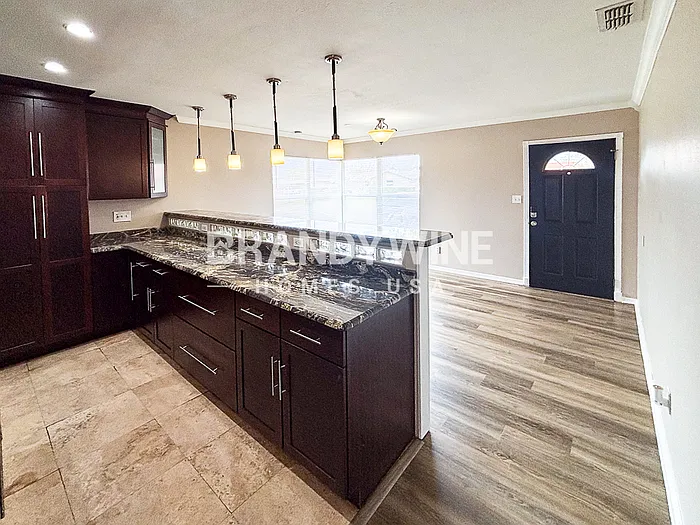 7236 Darien Way — Photo 7