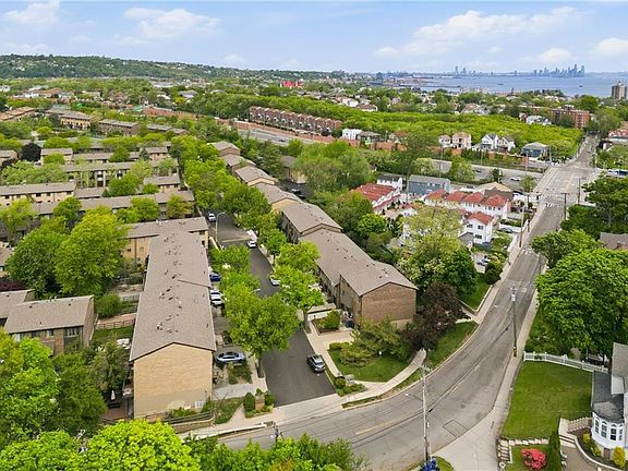 4th image of 340 Hillbrook Dr #340