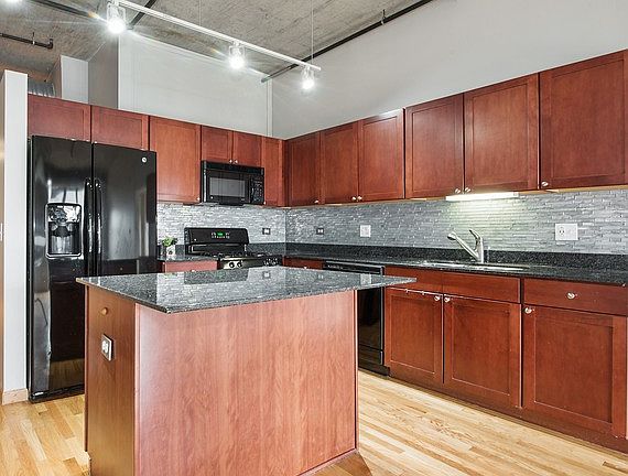 4th image of 849 N Franklin St Unit 421