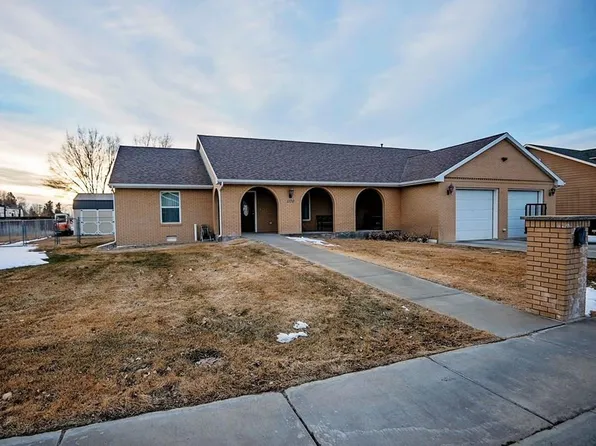 1170 Doerr Ave, Lovell, WY 82431