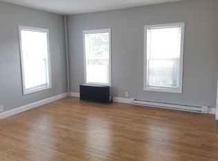 536 Britton St APT 1R, Chicopee, MA 01020