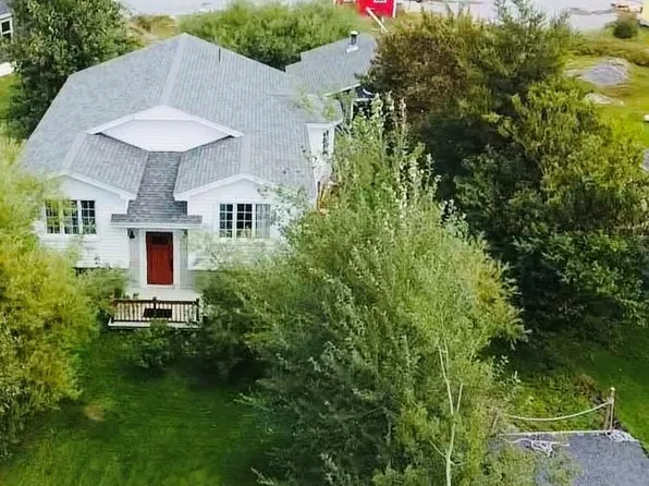 9 Brookfield Road, New Wes Valley, NL A0G1J0