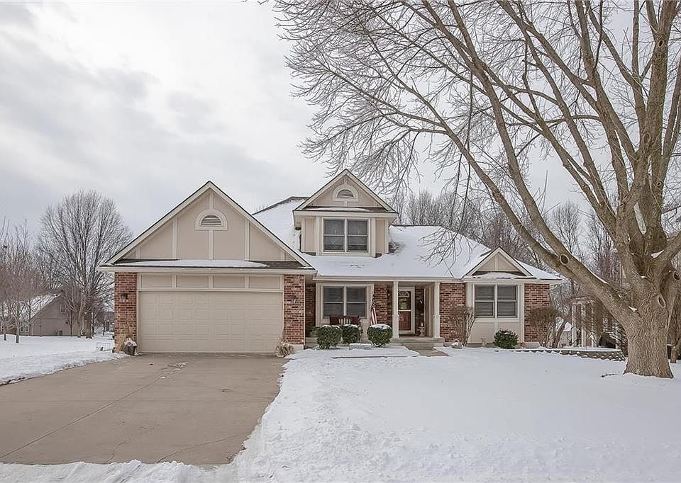 1st image of 2117 NE Waterfield Pl