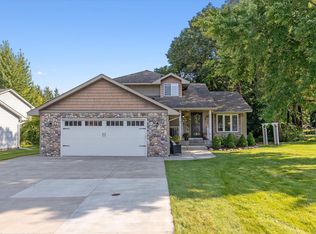 2730 Oak Ridge Dr, Monticello, MN 55362