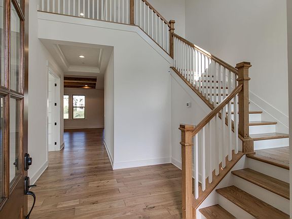 2nd image of 1218 Bradshaw Ln