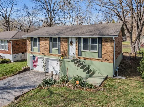 608 NE 113th Ter, Kansas City, MO 64155