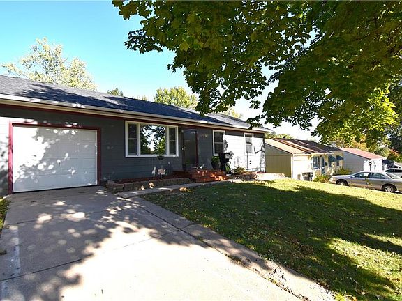 3rd image of 601 N Westwood Dr