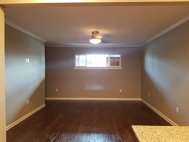 Axiom Apartments — Photo 29