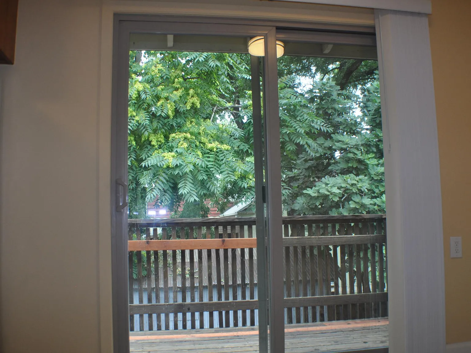 2 bed, 720 sqft, $1,225 — Photo 1