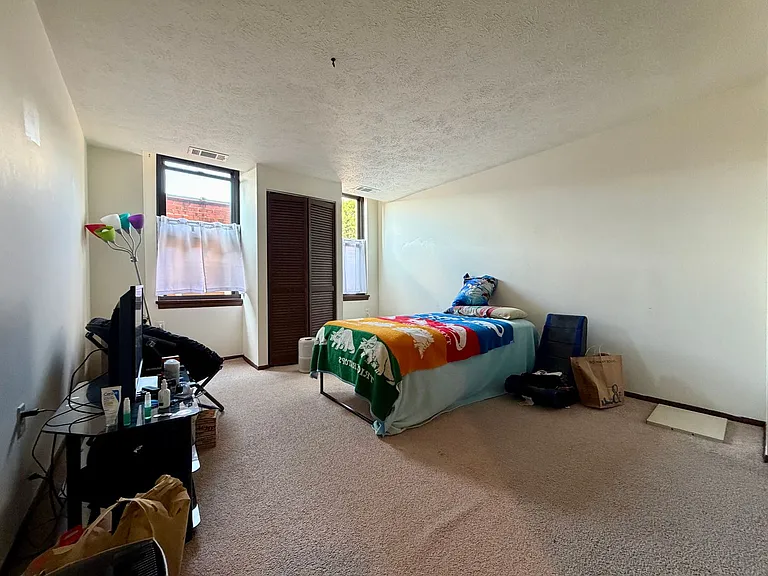 345 Delaware Ave — Photo 5