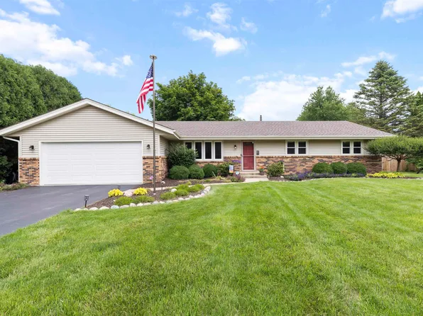 7575 Farmhome Ln, Cherry Valley, IL 61016