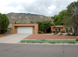 2112 White Cloud St NE, Albuquerque, NM 87112