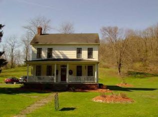 111 Country Ln, Wheeling, WV 26003