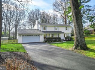 2039 Carrhill Rd, Vienna, VA 22181