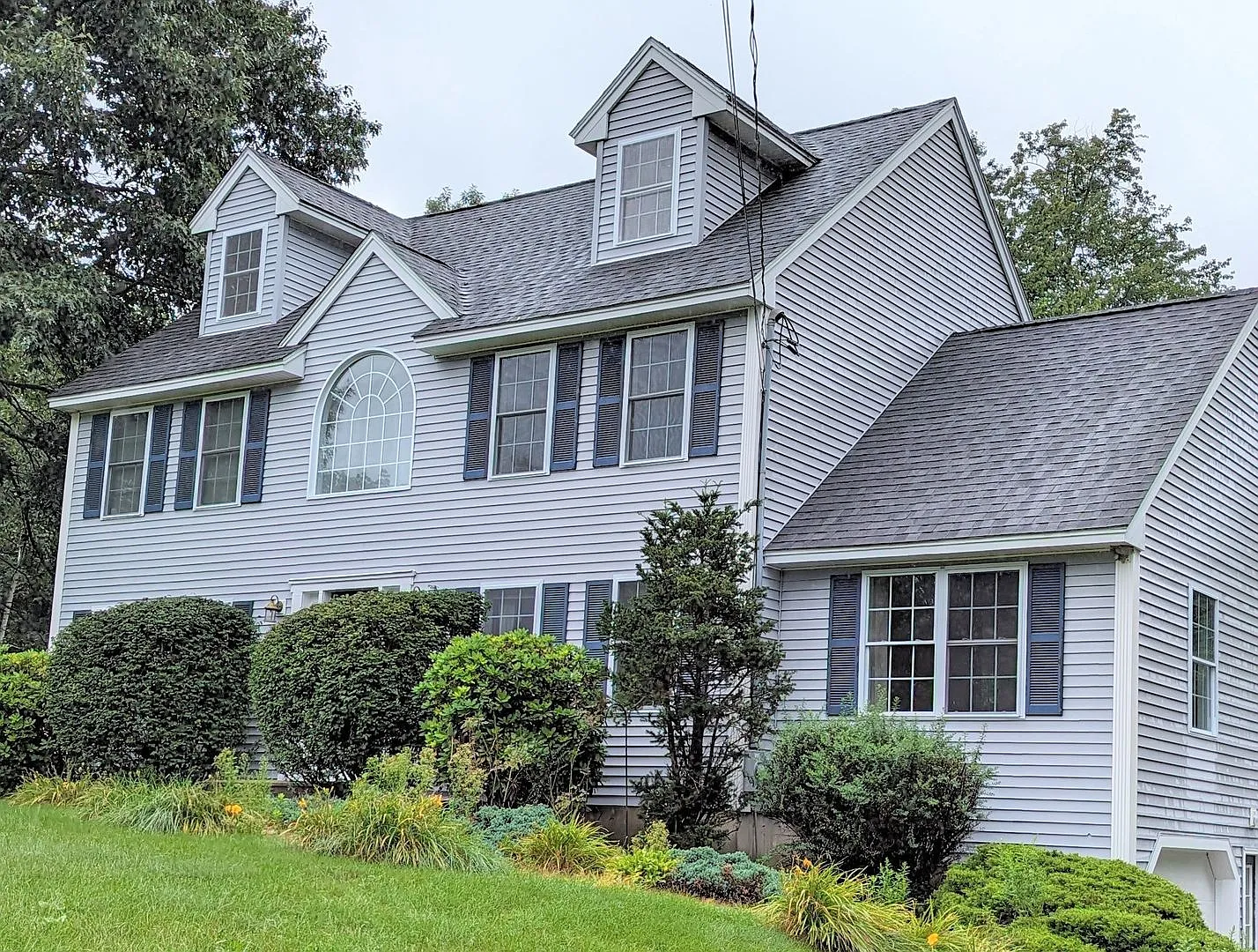 3 bed, 2 1/2 bath, Single Family Home in Plaistow, NH — Photo 1