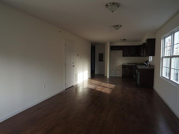 3rd image of 193 N 7th St #1