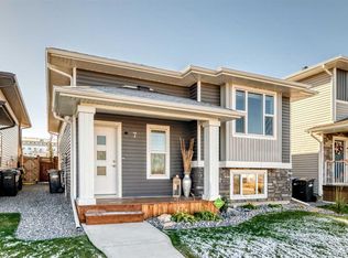 7 N Victor Close, Sylvan Lake, AB T4S 0P3