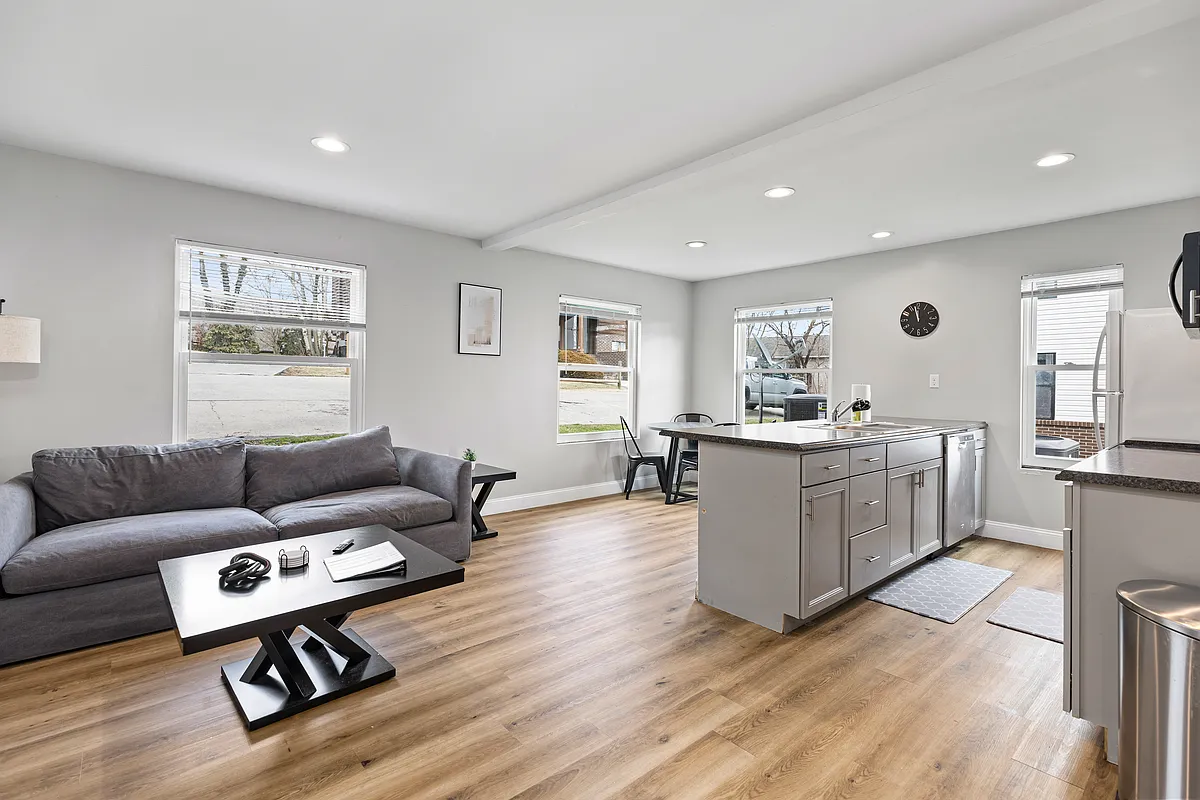 Building Photo - 274 McCullough St #3