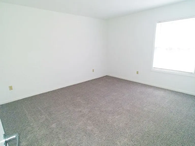 1426 Kossuth St — Photo 15