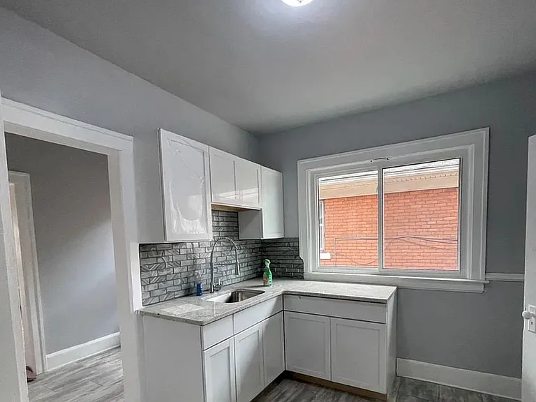 2286 Calvert St — Photo 14