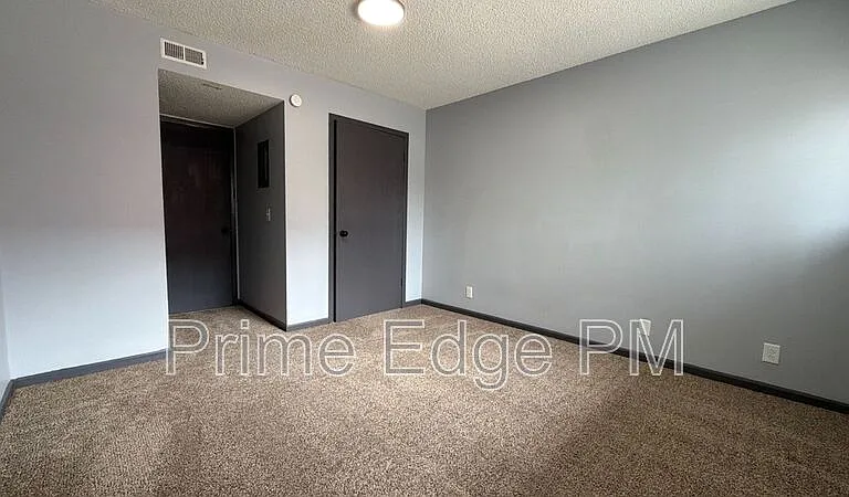 1121 N 28th St #4 — Photo 14