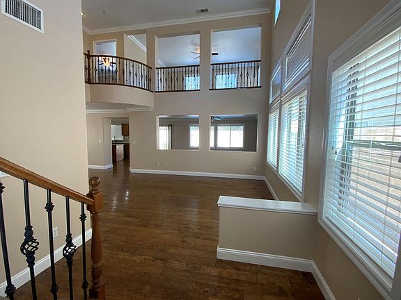 3rd image of 5550 Golden Palms Ct