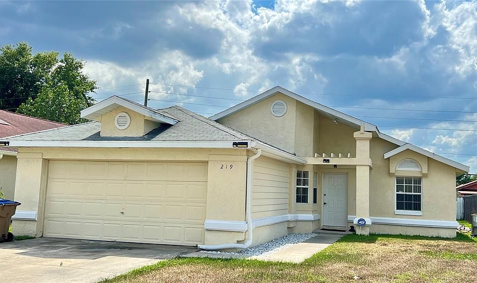 1st image of 219 Hidden Springs Cir