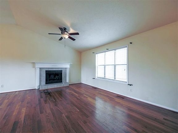 2nd image of 306 River Run Ter