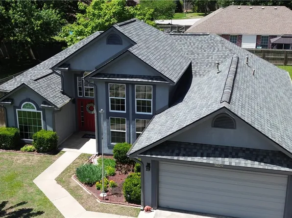 3029 N Quartz Dr, Fayetteville, AR 72704