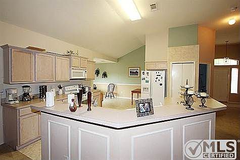 4th image of 713 Cardinal Dr