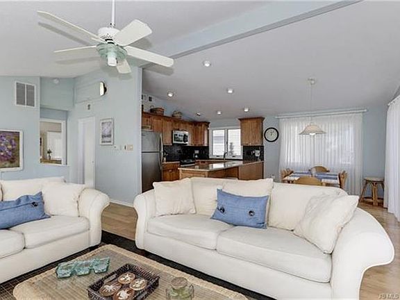 4th image of 6305 Long Beach Blvd